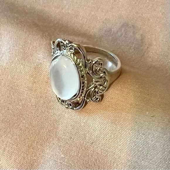 Beautiful Ring BN - Picture 2 of 4